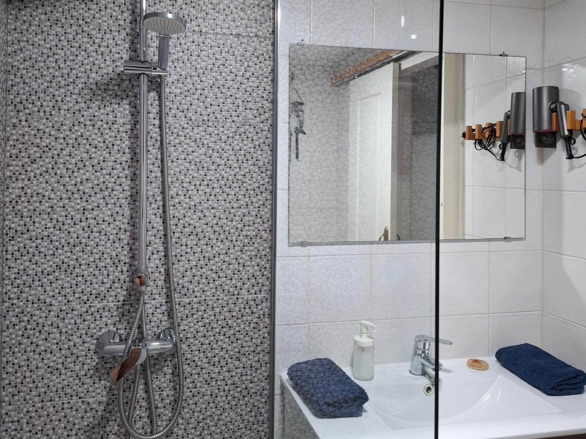 אל מדאנו Habitacion Doble Con Bano Y Terraza Privada מראה חיצוני תמונה
